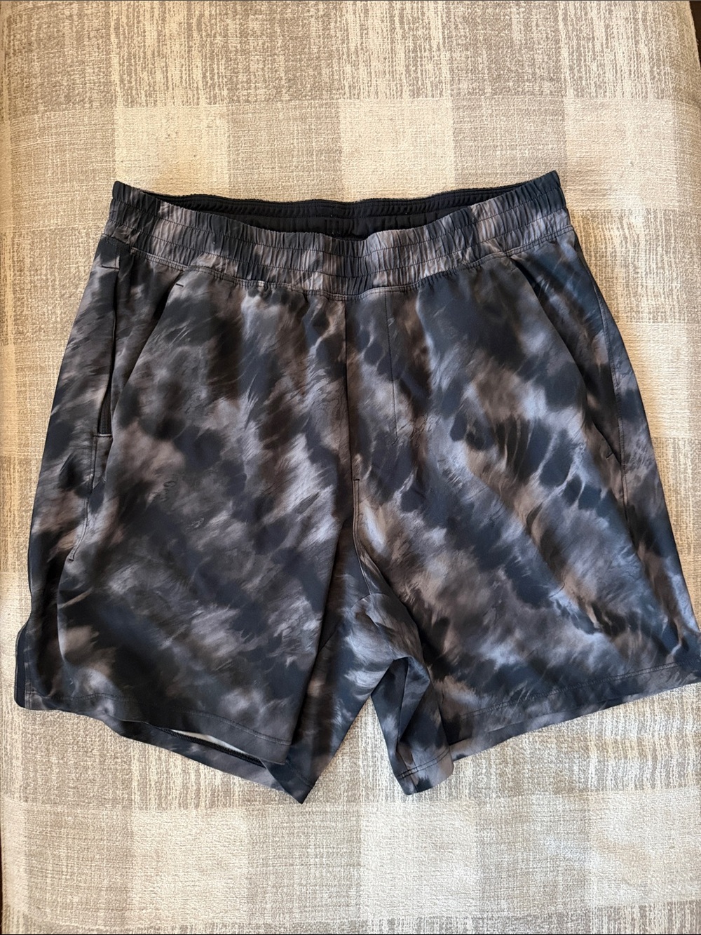 lululemon |  Men's Pace Breaker Linerless Short 7" - Size L Smoky Camo Grey